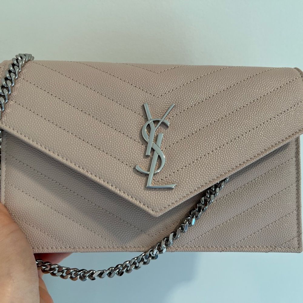 Saint Laurent Grain de Poudre Wallet On a chain. Color Marble Pink.